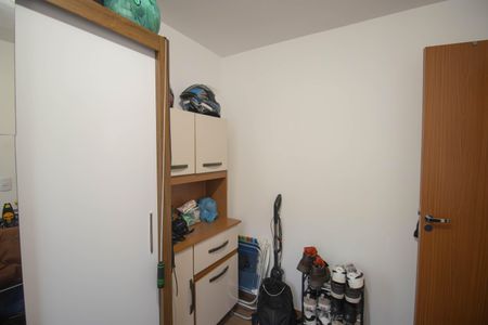 Quarto 2 de apartamento para alugar com 2 quartos, 42m² em Colubandê, São Gonçalo