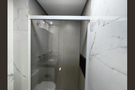 Banheiro de kitnet/studio para alugar com 1 quarto, 24m² em Vila Mariana, São Paulo