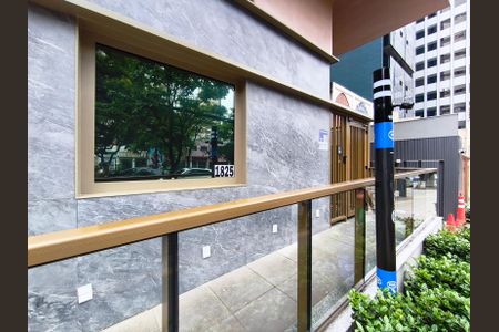 Studio para alugar com 24m², 1 quarto e sem vaga Studio para alugar com 24m², 1 quarto e sem vagaFachada + Plaquinha