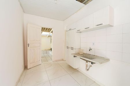 Casa para alugar com 130m², 2 quartos e 2 vagasCOZINHA