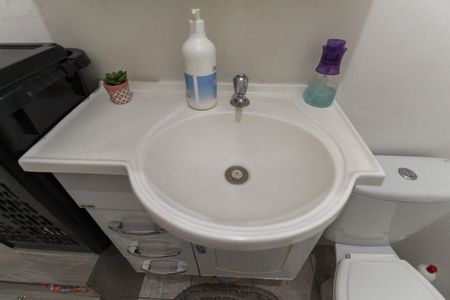 Casa à venda com 125m², 3 quartos e 1 vaga Casa à venda com 125m², 3 quartos e 1 vagaBanheiro