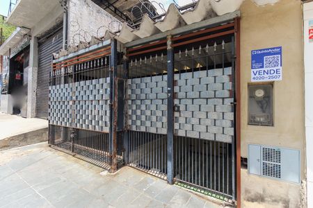 Casa à venda com 125m², 3 quartos e 1 vaga Casa à venda com 125m², 3 quartos e 1 vagaFachada