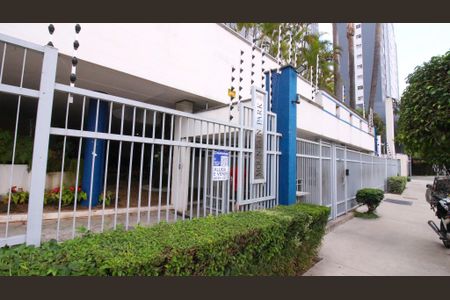 Apartamento à venda com 50m², 2 quartos e 1 vaga Apartamento à venda com 50m², 2 quartos e 1 vagaFachada