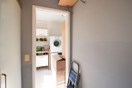 Apartamento à venda com 120m², 3 quartos e 2 vagas Apartamento à venda com 120m², 3 quartos e 2 vagasQuarto de Serviço