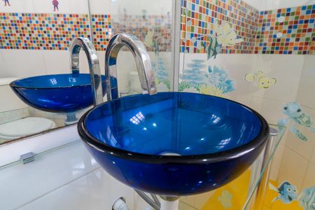 Casa à venda com 168m², 3 quartos e 2 vagasBanheiro Social Detalhe