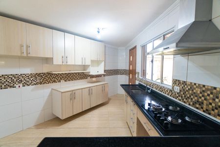 Casa à venda com 168m², 3 quartos e 2 vagasCozinha