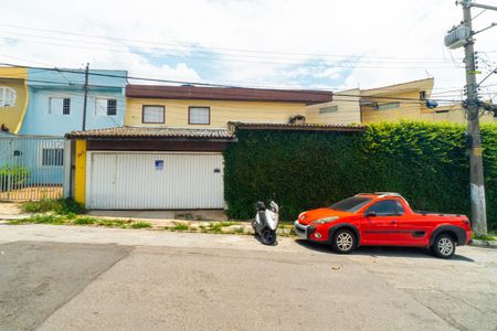 Casa à venda com 168m², 3 quartos e 2 vagasFachada