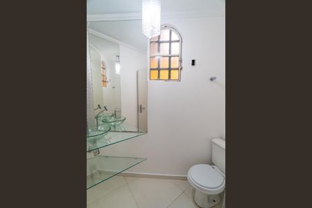 Casa à venda com 168m², 3 quartos e 2 vagasLavabo