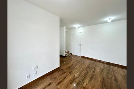 Sala  de apartamento à venda com 2 quartos, 55m² em Vila das Bandeiras, Guarulhos