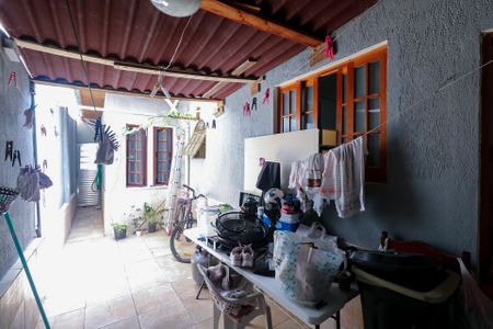 Casa à venda com 100m², 2 quartos e 1 vaga Casa à venda com 100m², 2 quartos e 1 vagaQuintal