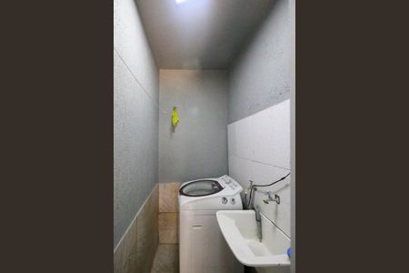 Casa à venda com 100m², 2 quartos e 1 vaga Casa à venda com 100m², 2 quartos e 1 vagaÁrea de Serviço