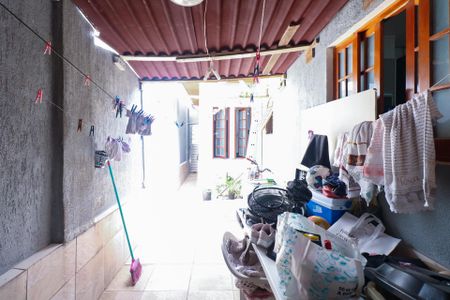 Casa à venda com 100m², 2 quartos e 1 vaga Casa à venda com 100m², 2 quartos e 1 vagaQuintal