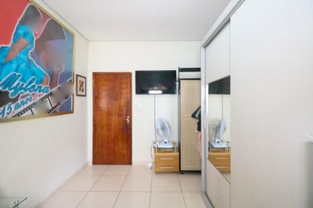 Casa à venda com 100m², 2 quartos e 1 vaga Casa à venda com 100m², 2 quartos e 1 vagaQuarto 1