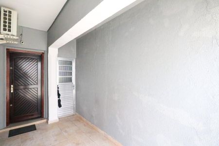 Casa à venda com 100m², 2 quartos e 1 vaga Casa à venda com 100m², 2 quartos e 1 vagaGaragem