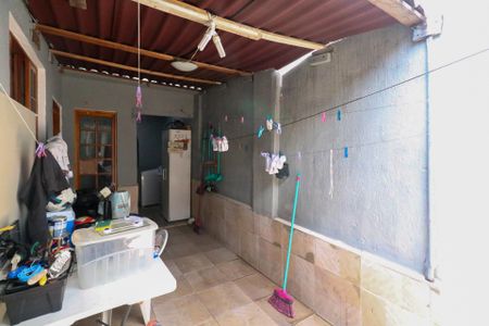 Casa à venda com 100m², 2 quartos e 1 vaga Casa à venda com 100m², 2 quartos e 1 vagaQuintal