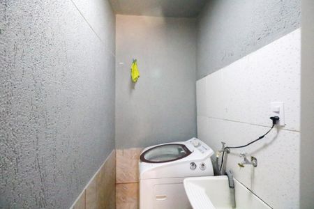 Casa à venda com 100m², 2 quartos e 1 vaga Casa à venda com 100m², 2 quartos e 1 vagaÁrea de Serviço