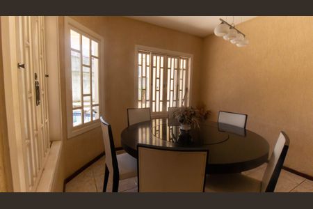 Casa para alugar com 4 quartos, 500m² em Camboinhas, Niterói