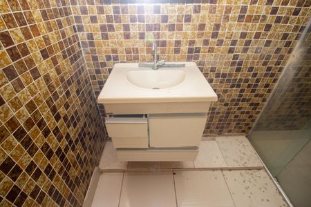 Casa para alugar com 65m², 2 quartos e sem vaga Casa para alugar com 65m², 2 quartos e sem vagaBanheiro Social