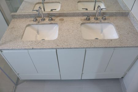 Apartamento à venda com 136m², 3 quartos e 2 vagasBanheiro Suíte 1