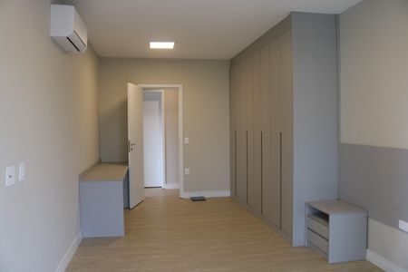 Apartamento à venda com 136m², 3 quartos e 2 vagasSuíte 2