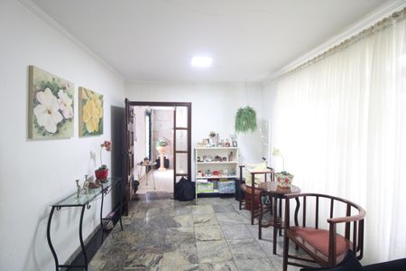 Casa para alugar com 3 quartos, 141m² em Campo Grande, São Paulo