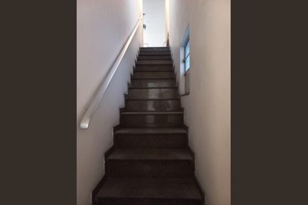 Escada de casa à venda com 3 quartos, 211m² em Cambuci, São Paulo