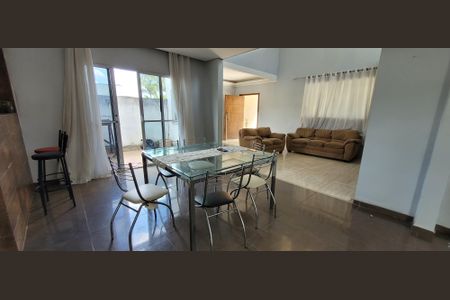 Casa para alugar com 320m², 2 quartos e 5 vagascopa 