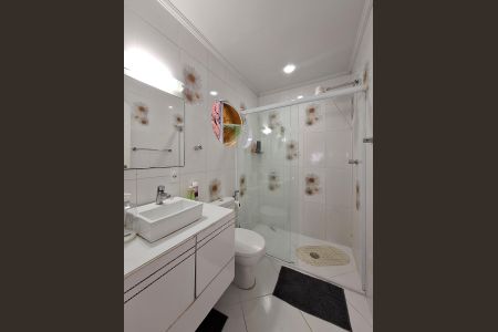 Casa à venda com 120m², 3 quartos e sem vaga Casa à venda com 120m², 3 quartos e sem vagaBanheiro