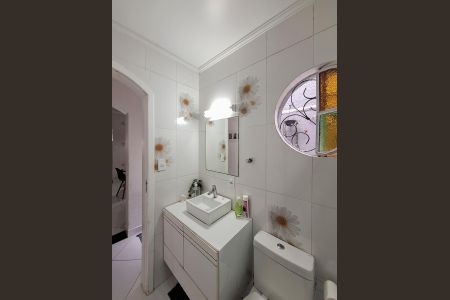 Casa à venda com 120m², 3 quartos e sem vaga Casa à venda com 120m², 3 quartos e sem vagaBanheiro