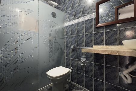 Casa à venda com 250m², 3 quartos e 5 vagas Casa à venda com 250m², 3 quartos e 5 vagasBanheiro da Suíte