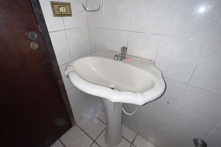 Casa à venda com 250m², 3 quartos e 5 vagas Casa à venda com 250m², 3 quartos e 5 vagasLavabo