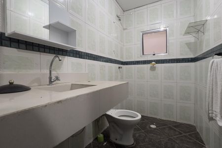 Casa à venda com 250m², 3 quartos e 5 vagas Casa à venda com 250m², 3 quartos e 5 vagasBanheiro