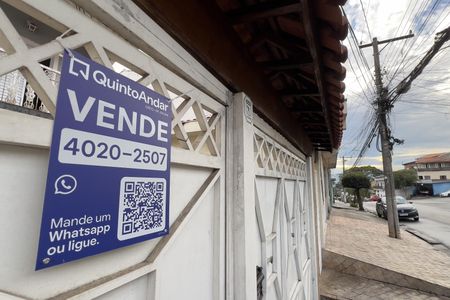 Casa à venda com 250m², 3 quartos e 5 vagas Casa à venda com 250m², 3 quartos e 5 vagasOZTP-408