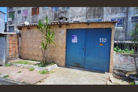 Casa à venda com 70m², 2 quartos e 1 vaga Casa à venda com 70m², 2 quartos e 1 vagaFachada