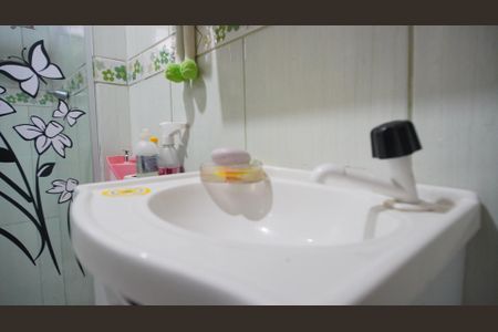 Casa à venda com 70m², 2 quartos e 1 vaga Casa à venda com 70m², 2 quartos e 1 vagaBanheiro corredor