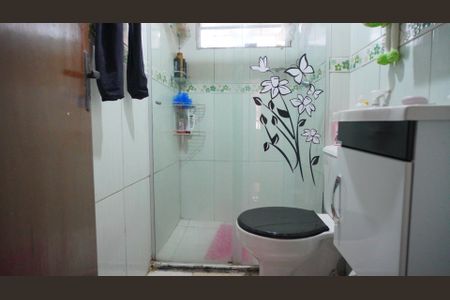 Casa à venda com 70m², 2 quartos e 1 vaga Casa à venda com 70m², 2 quartos e 1 vagaBanheiro