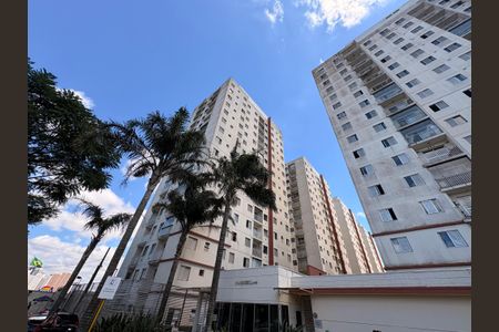 Apartamento à venda com 60m², 3 quartos e 1 vagaFachada