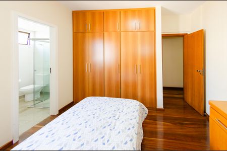 Apartamento à venda com 155m², 4 quartos e 3 vagasSuíte 1