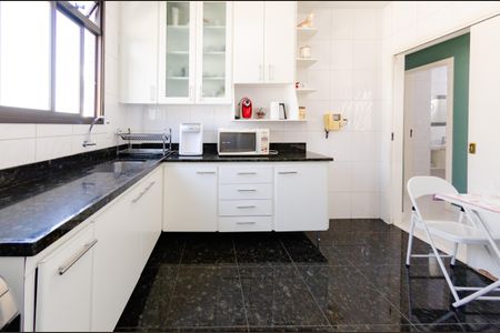 Apartamento à venda com 155m², 4 quartos e 3 vagasCozinha