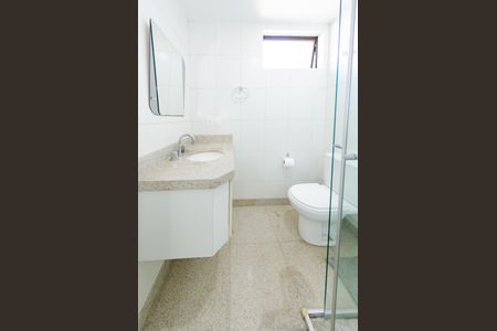 Apartamento à venda com 155m², 4 quartos e 3 vagasBanheiro suíte 1