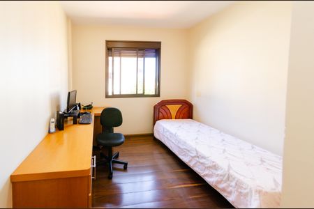 Apartamento à venda com 155m², 4 quartos e 3 vagasQuarto 2