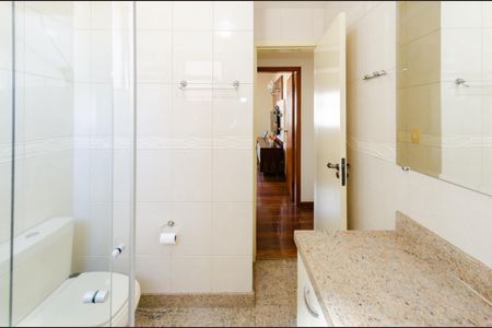 Apartamento à venda com 155m², 4 quartos e 3 vagasBanheiro social