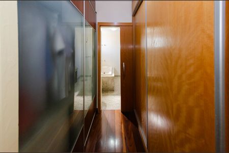 Apartamento à venda com 155m², 4 quartos e 3 vagasCloset suíte 2