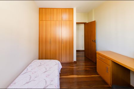 Apartamento à venda com 155m², 4 quartos e 3 vagasQuarto 2