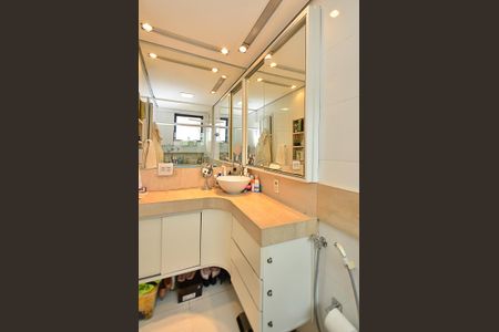 Apartamento à venda com 100m², 3 quartos e 1 vagaBanheiro Suite