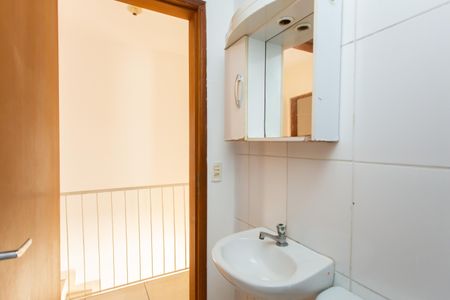 Casa de condomínio à venda com 130m², 3 quartos e 2 vagas Casa de condomínio à venda com 130m², 3 quartos e 2 vagasBanheiro 2