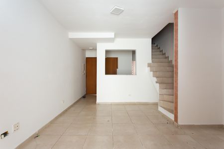 Casa de condomínio à venda com 130m², 3 quartos e 2 vagas Casa de condomínio à venda com 130m², 3 quartos e 2 vagasSala