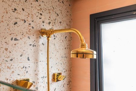 Apartamento à venda com 70m², 2 quartos e 2 vagas Apartamento à venda com 70m², 2 quartos e 2 vagasBanheiro da Suíte