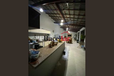 Casa à venda com 285m², 3 quartos e 5 vagas