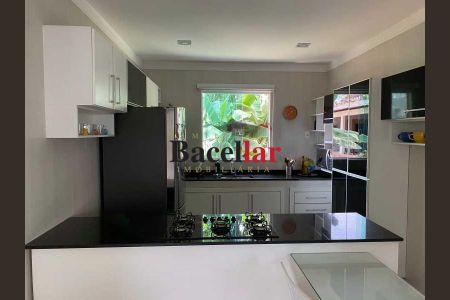 Casa à venda com 285m², 3 quartos e 5 vagas